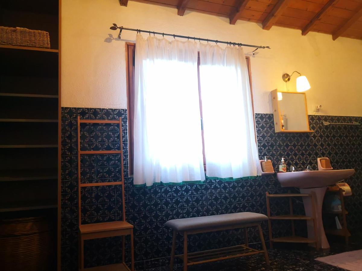 Bed and Breakfast Zia Chiarina à San Nicolo Gerrei Extérieur photo