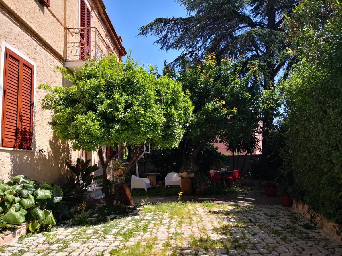 Bed and Breakfast Zia Chiarina à San Nicolo Gerrei Extérieur photo